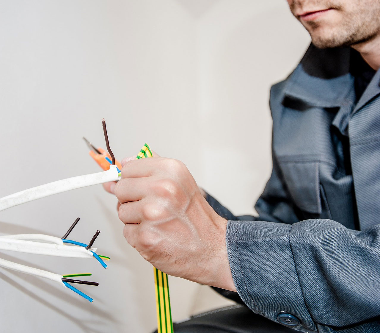 CERCHIAMO PROGETTISTI ED INSTALLATORI CERCHIAMO PROGETTISTI ED INSTALLATORI